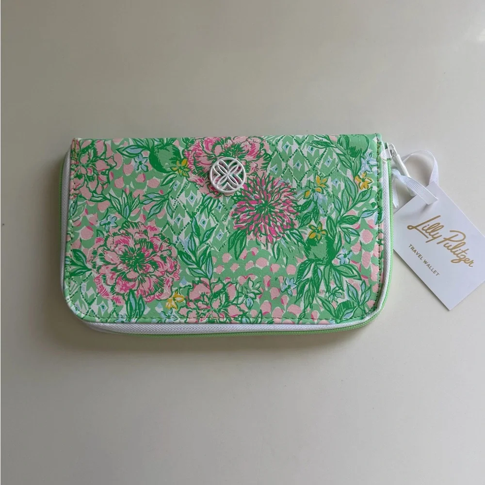 Lilly Pulitzer Green & Pink Floral Zip Travel Wallet perfect for your passport - Picture 8 of 8